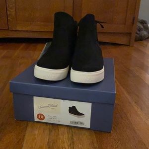 Universal Thread side zip ankle bootie